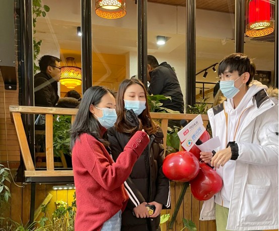 成都艺星整形医院：2020暖心街坊丨走向医美，向大家传递爱和美(图3)